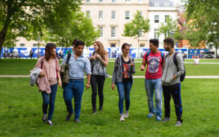 لغة إنجليزية مكثفة