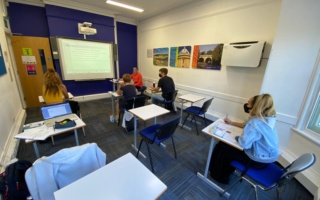 لغة إنجليزية مكثفة